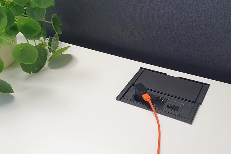 inbouw stekkerdoos Indesq Hertz+